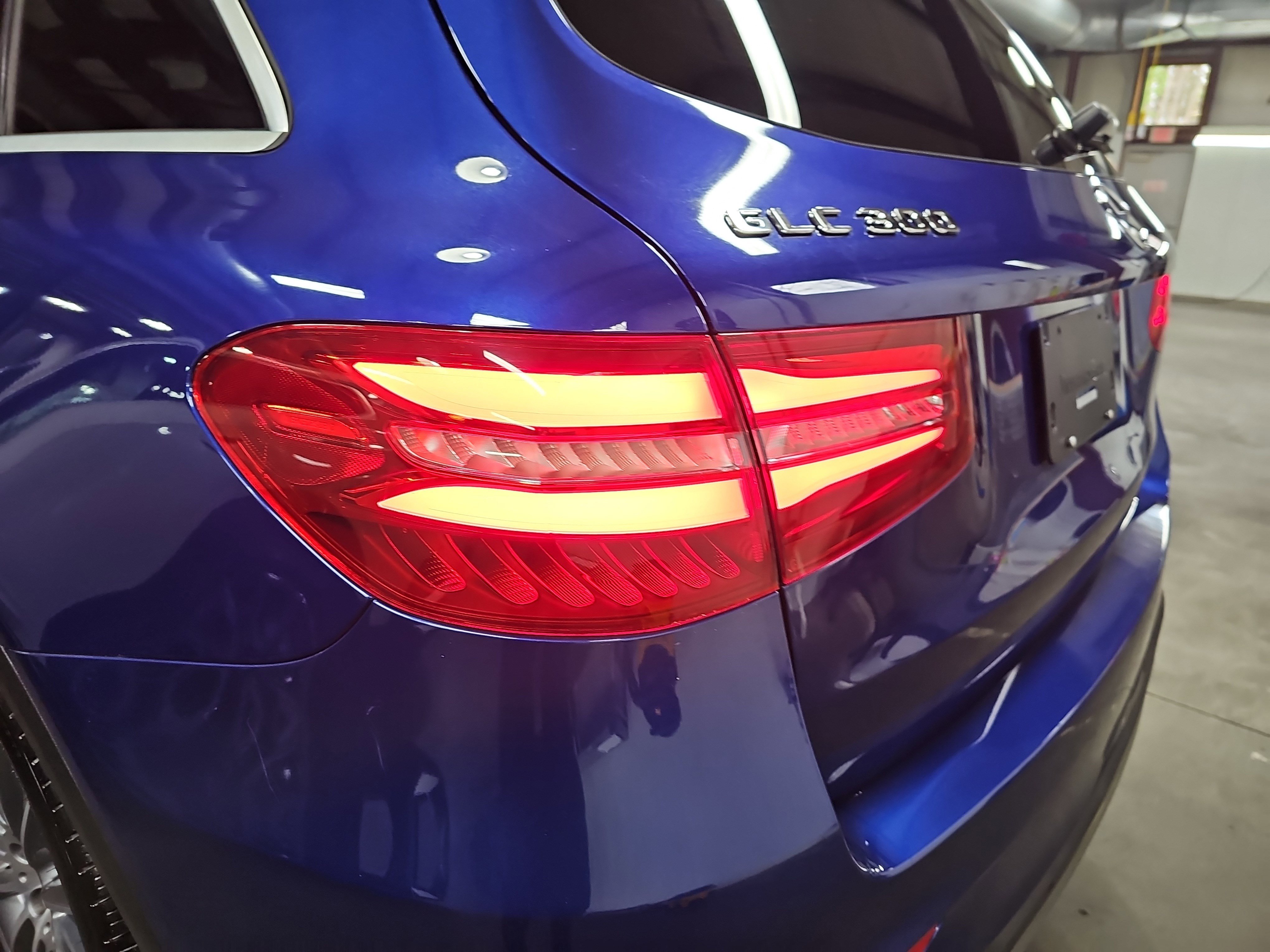 Used 2018 Mercedes-Benz GLC 300 4MATIC image 36