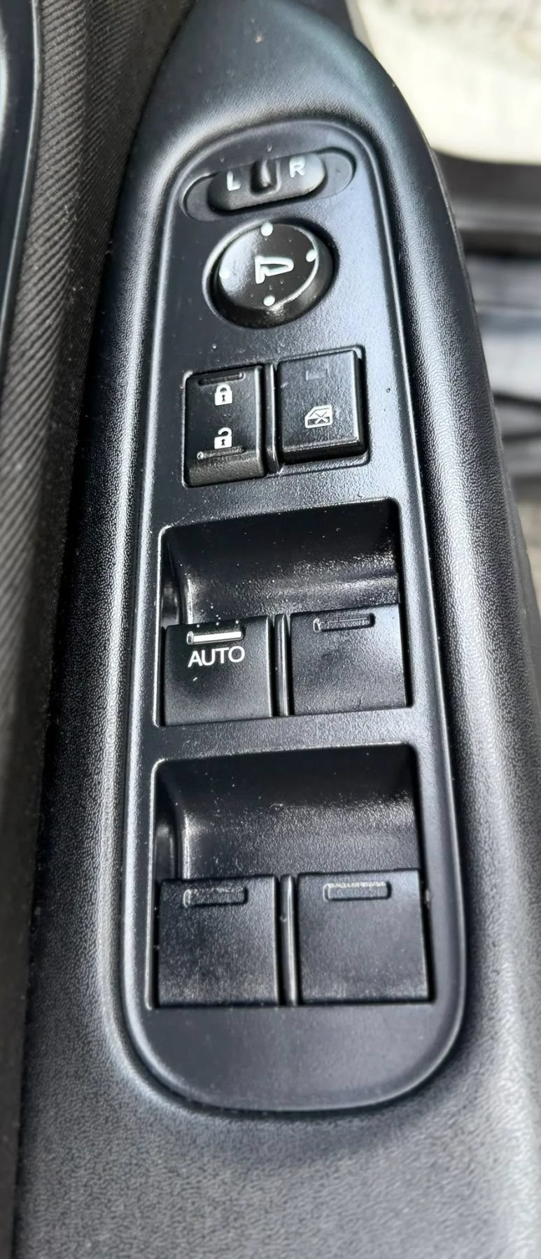 Used 2016 Honda HR-V LX image 22
