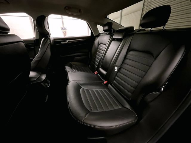 Used 2015 Ford Fusion SE w/ Equipment Group 202A AWD/4WD image 25
