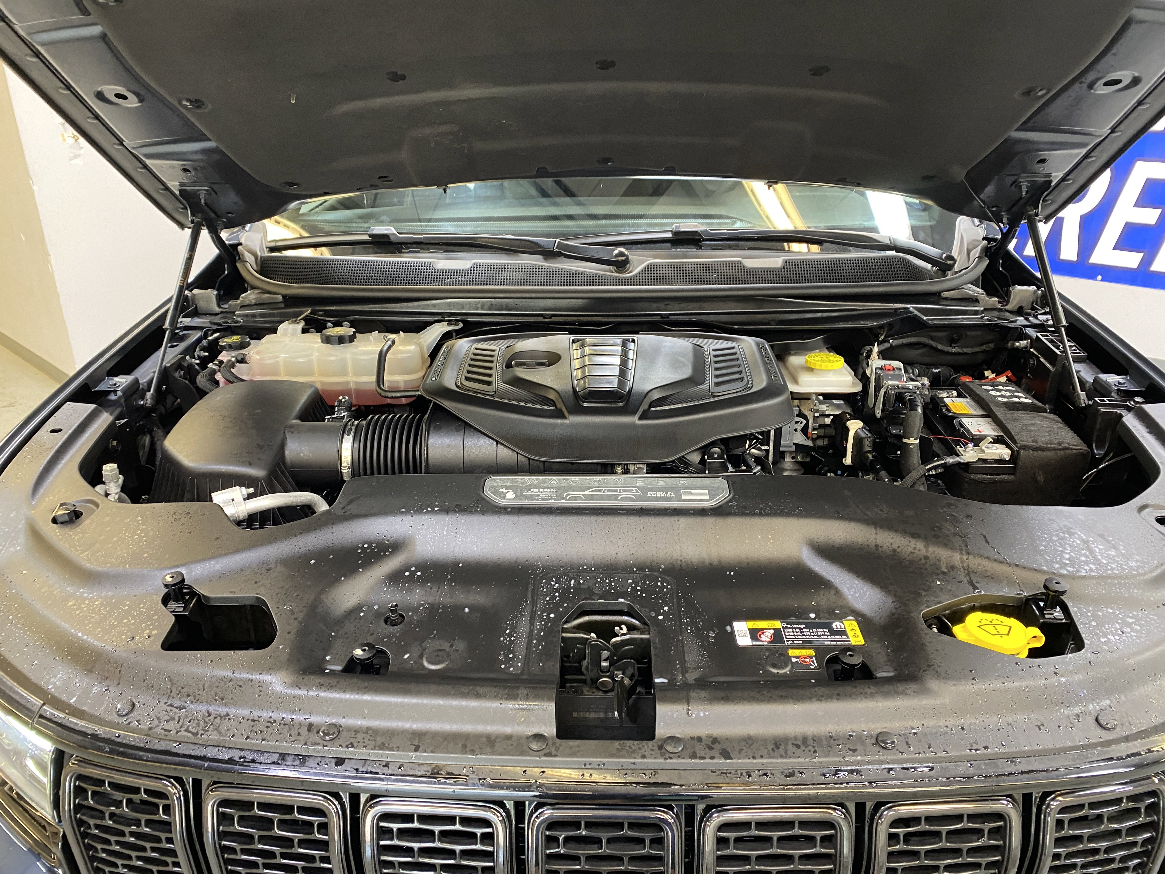 Used 2025 Jeep Wagoneer Series II w/ Premium Group I image 9