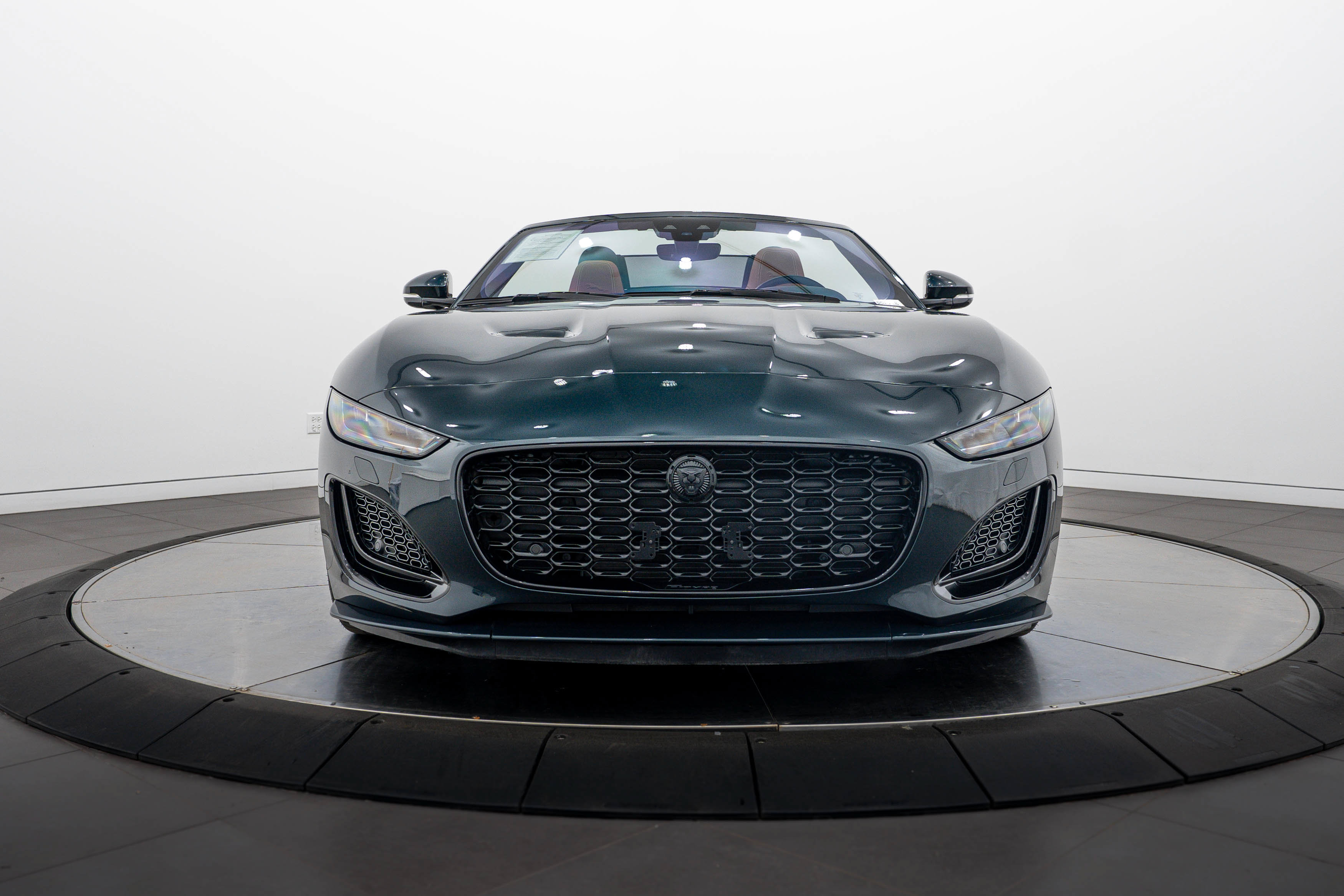 Used 2024 Jaguar F-TYPE Convertible AWD image 10