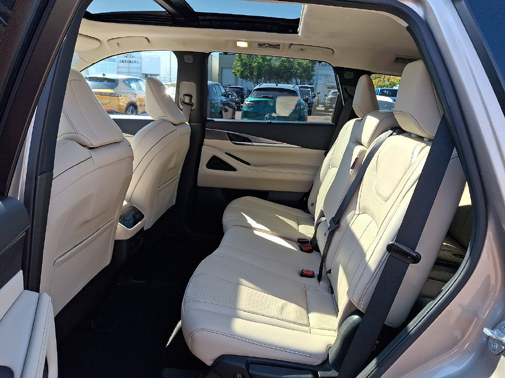Certified 2024 INFINITI QX60 Luxe AWD/4WD image 11