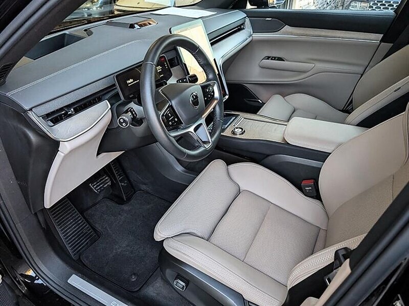 Used 2025 Volvo EX90 Plus AWD/4WD image 2