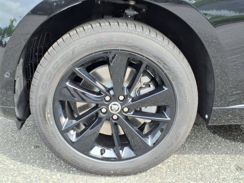 New 2026 Jaguar F-PACE R-Dynamic S image 9