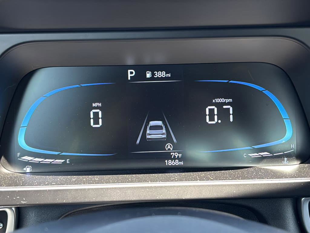 Used 2025 Hyundai Elantra SE FWD image 28