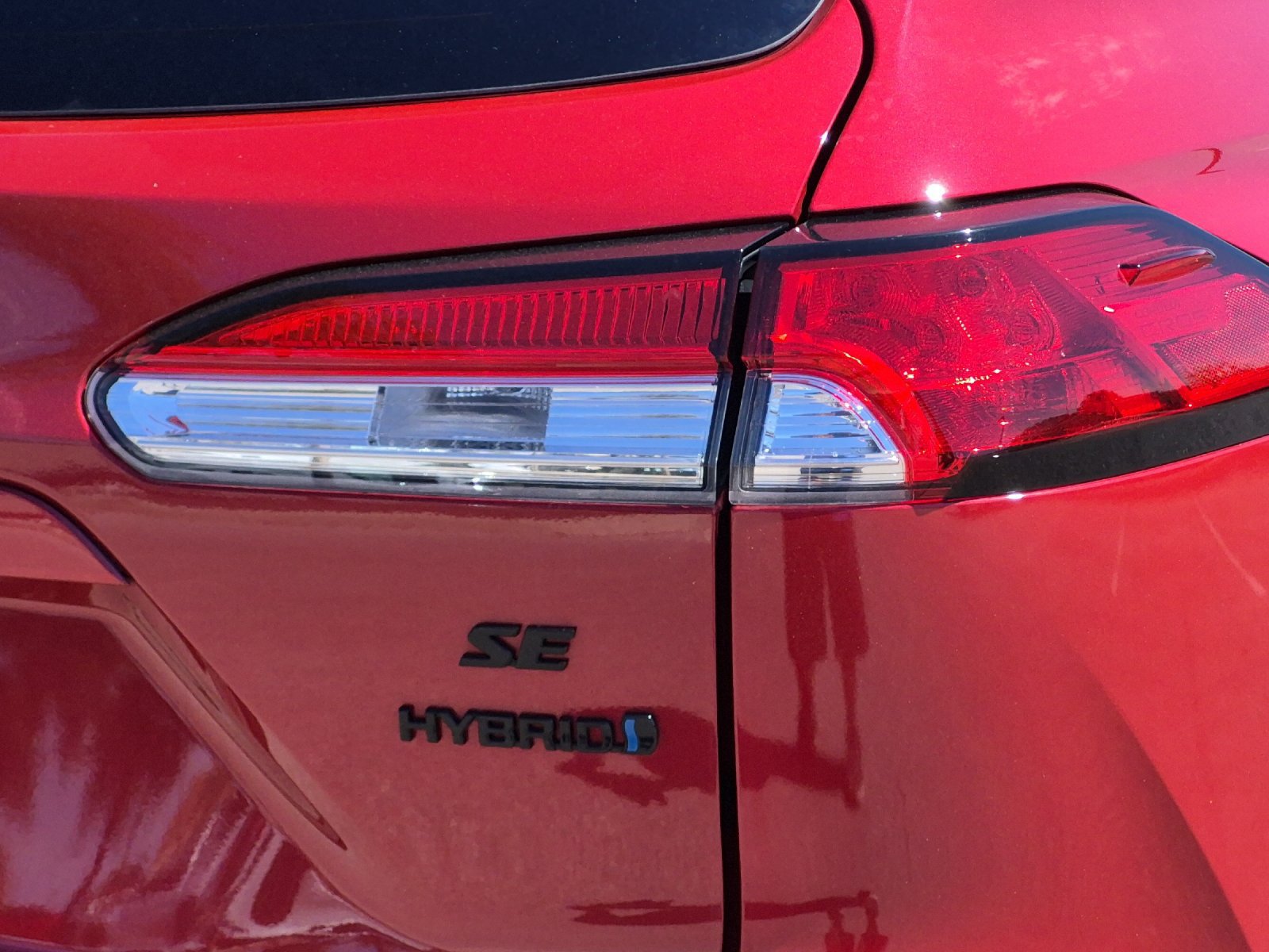 Used 2024 Toyota Corolla Cross AWD Hybrid image 24