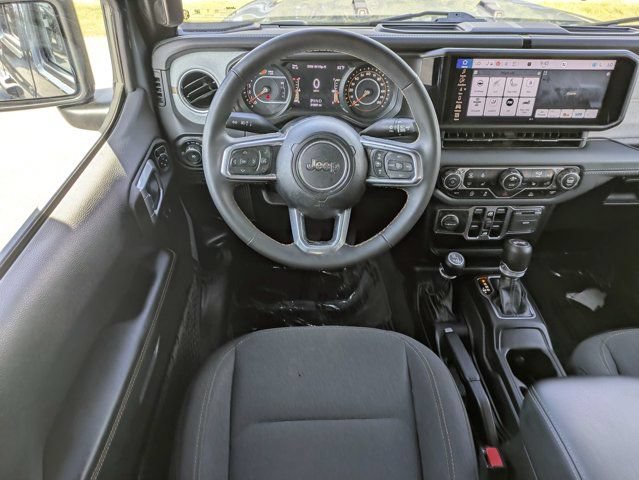 Used 2024 Jeep Wrangler Unlimited Sahara w/ Technology Group AWD/4WD image 16
