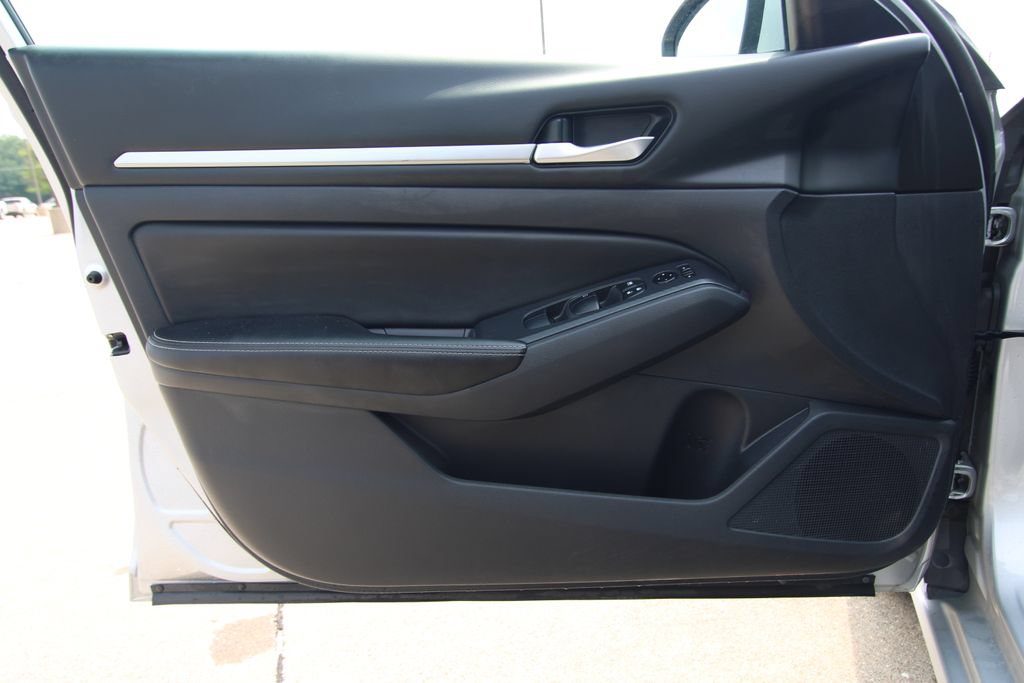 Used 2022 Nissan Altima 2.5 SV FWD image 34