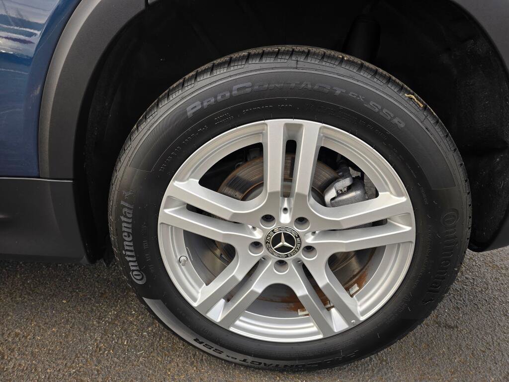 Used 2023 Mercedes-Benz GLB 250 4MATIC w/ Premium Package image 21