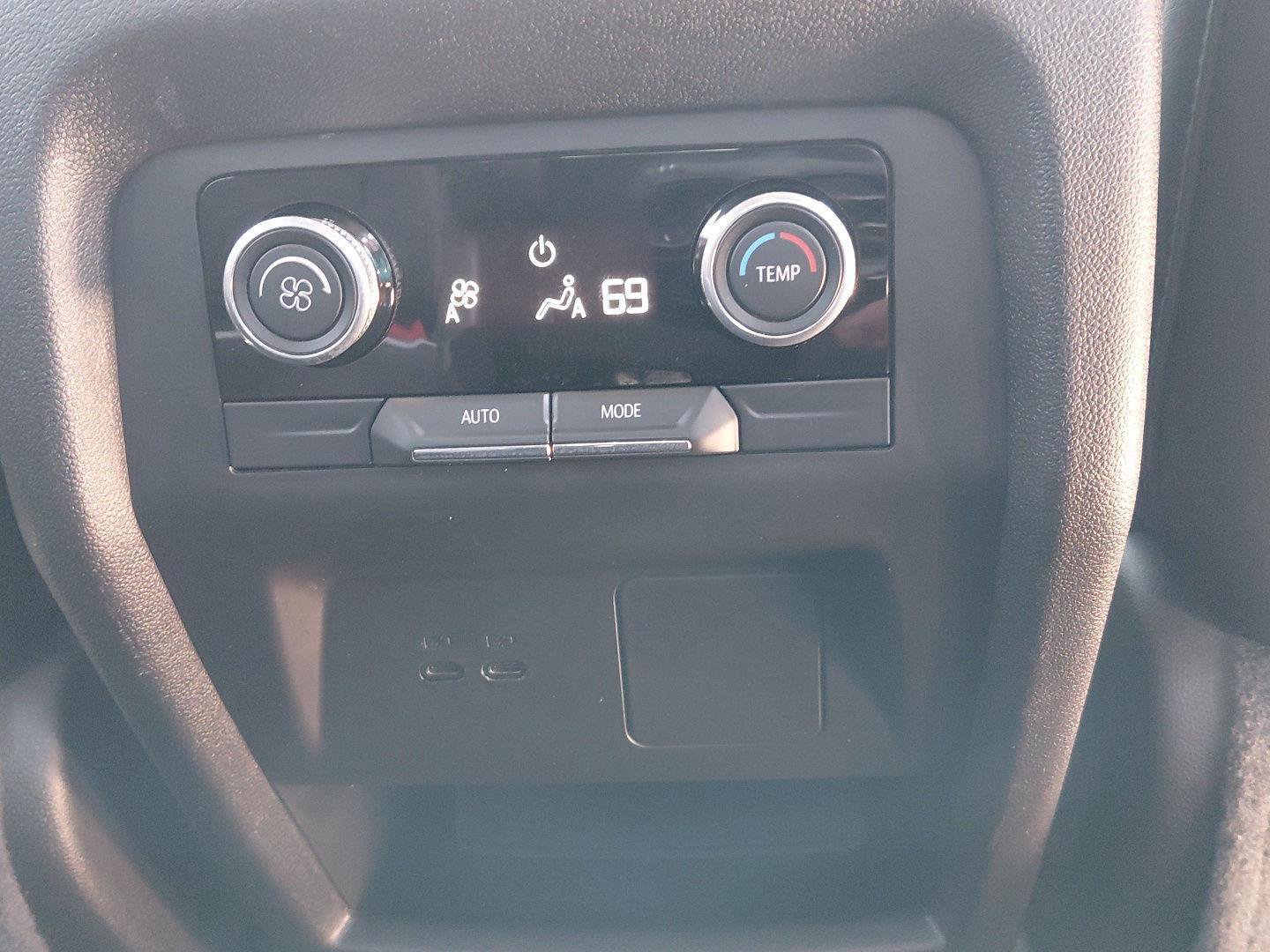 Used 2025 Buick Enclave Preferred AWD/4WD image 16
