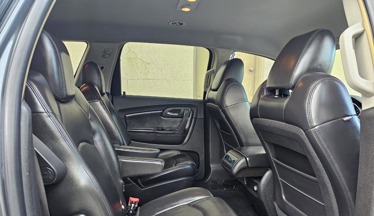 Used 2009 Chevrolet Traverse LT FWD image 21