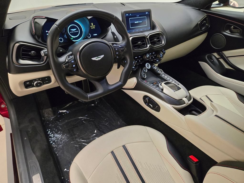 Used 2023 Aston Martin V8 Vantage Coupe RWD image 18