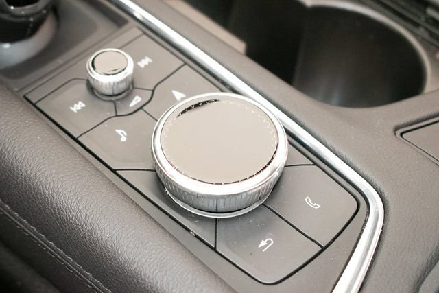 Used 2025 Cadillac XT5 Sportv w/ Technology Package AWD/4WD image 34