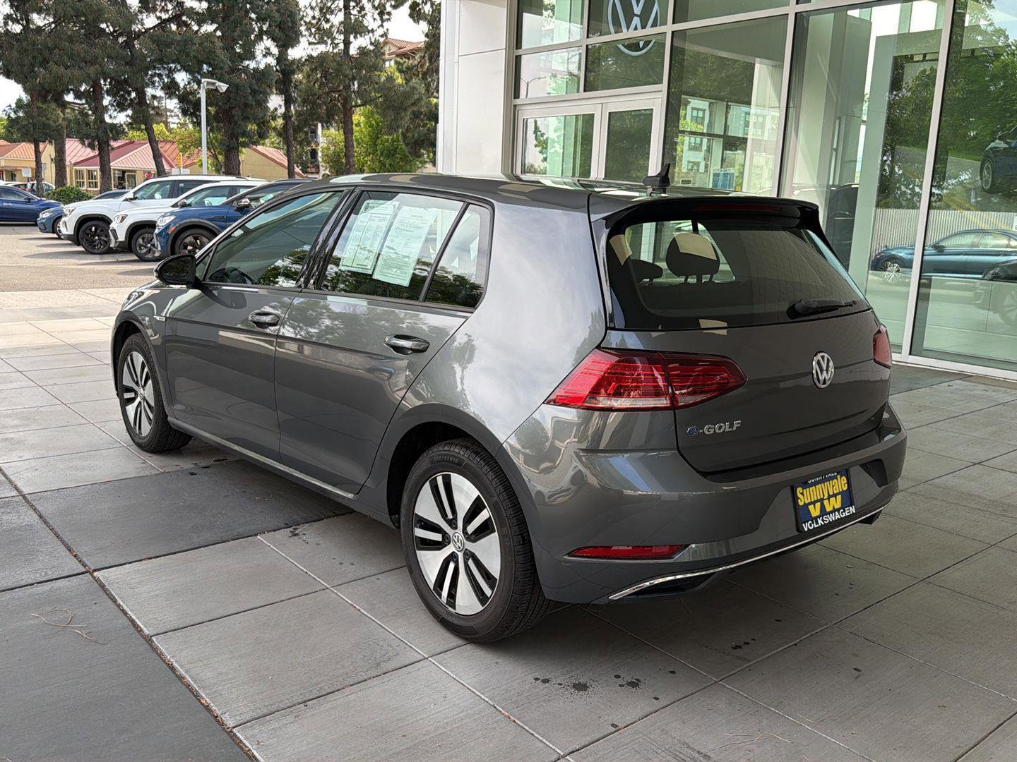 Used 2019 Volkswagen e-Golf SE w/ Driver Assistance Package image 3