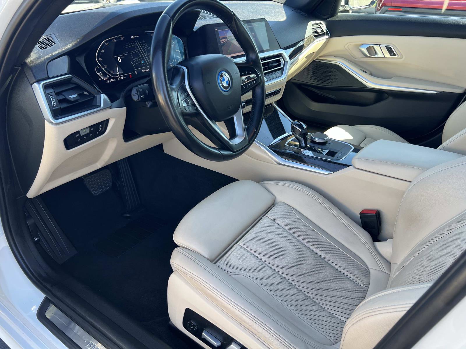 Used 2022 BMW 330e w/ Convenience Package image 5