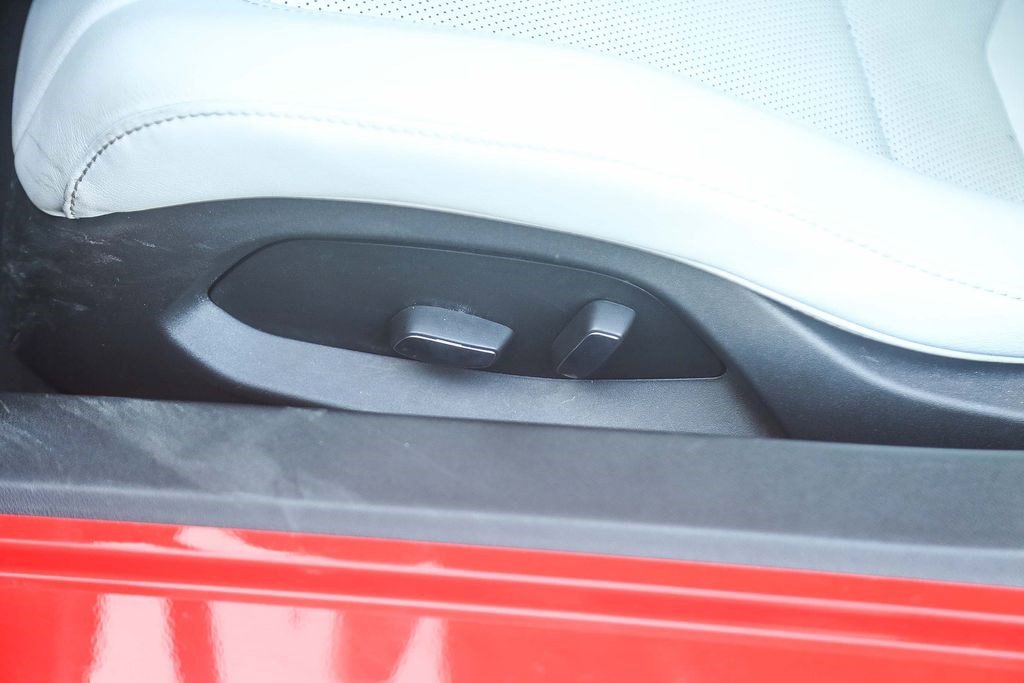 Used 2024 Chevrolet Corvette Stingray Coupe w/ 1LT image 16