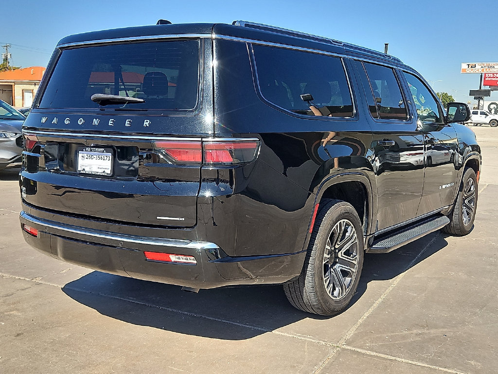 Used 2024 Jeep Wagoneer L Series II w/ Flexible Seating Group AWD/4WD image 4