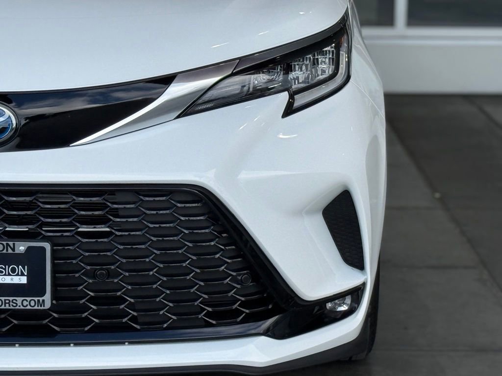 Certified 2021 Toyota Sienna XSE image 8