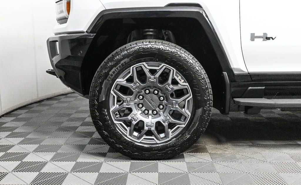 New 2025 GMC Hummer EV 3X w/ LPO, Cargo Utility Package image 23