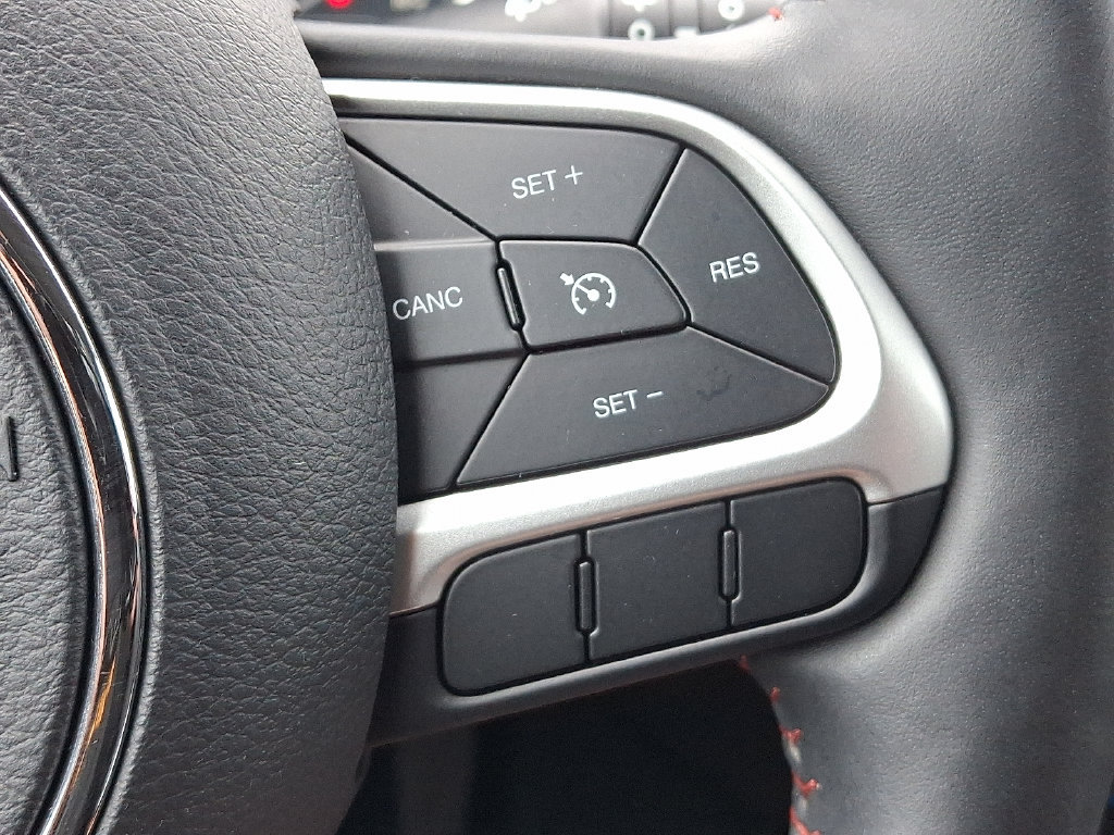 Used 2019 Jeep Compass Trailhawk w/ Cold Weather Group AWD/4WD image 22