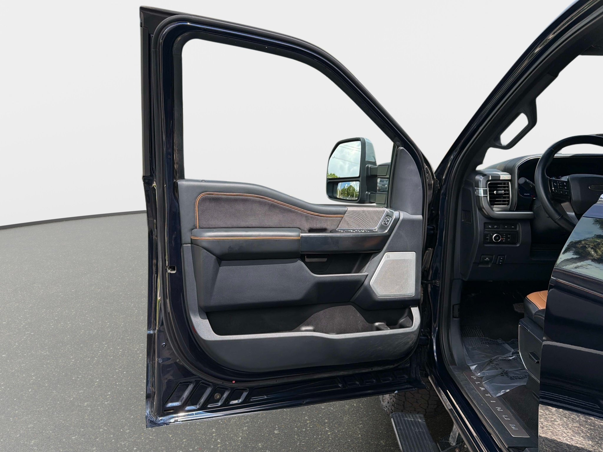 Used 2024 Ford F350 Platinum AWD/4WD image 30