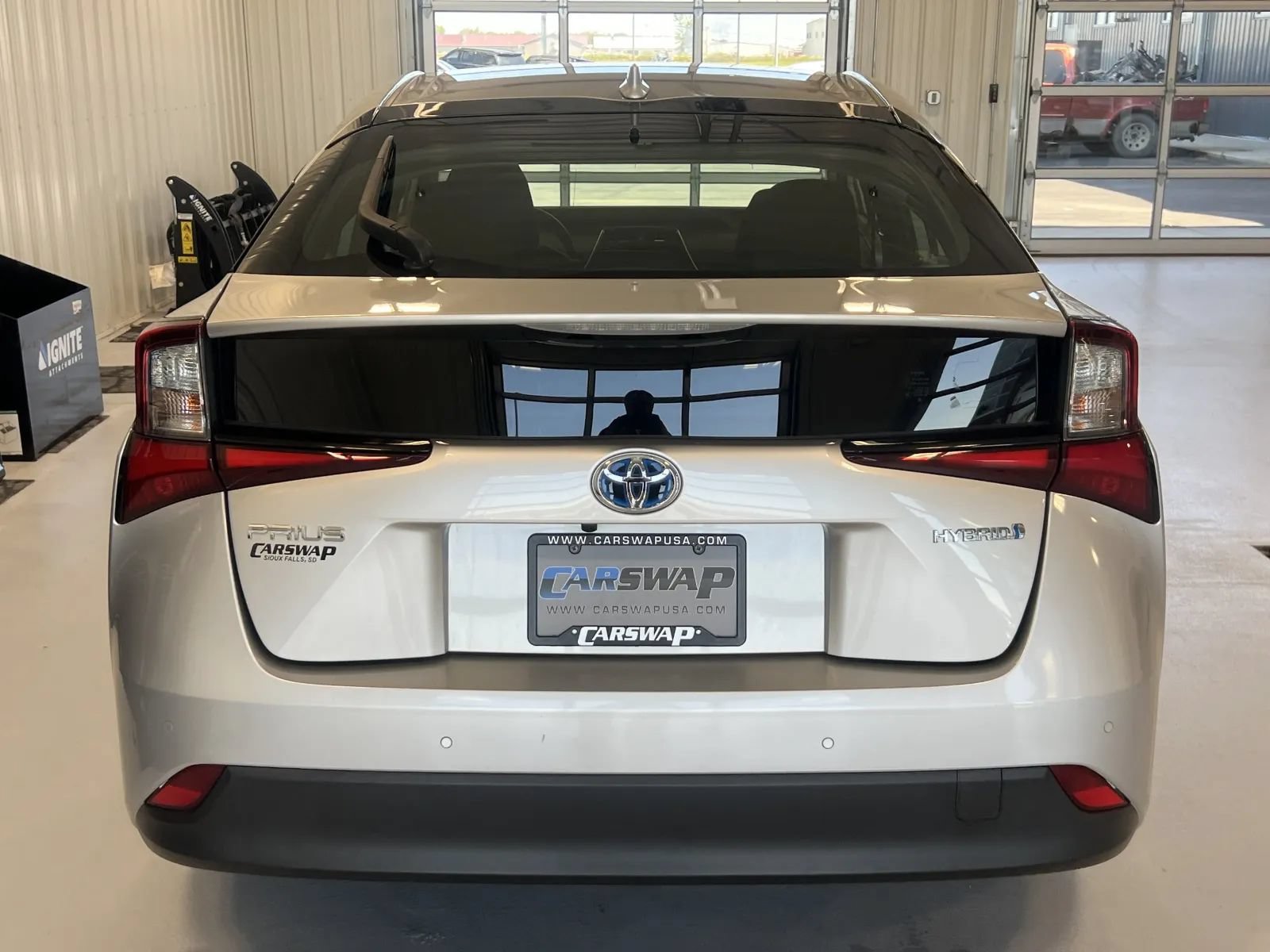 Used 2019 Toyota Prius LE FWD image 4