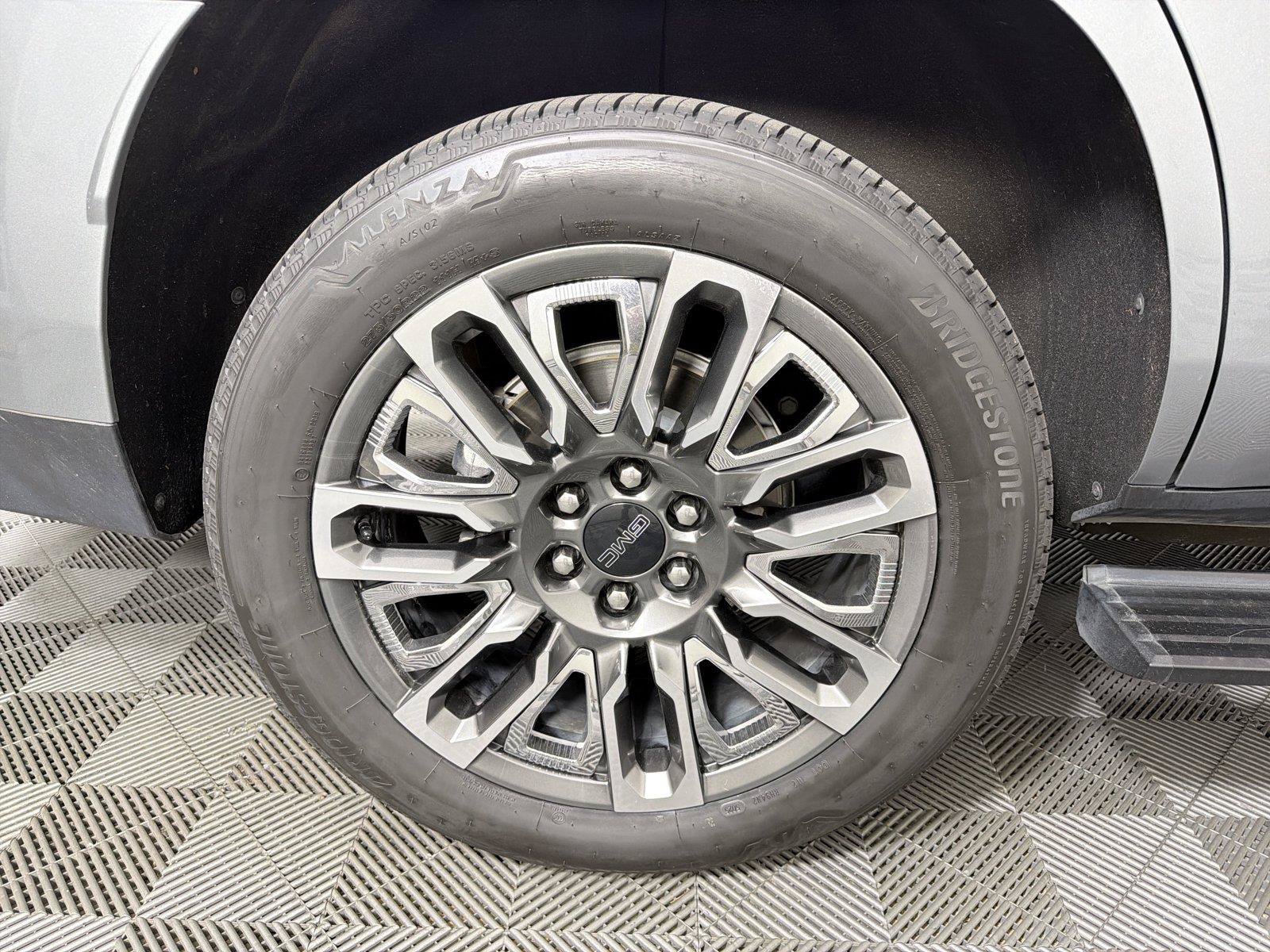 Certified 2024 GMC Yukon Denali Ultimate AWD/4WD image 17