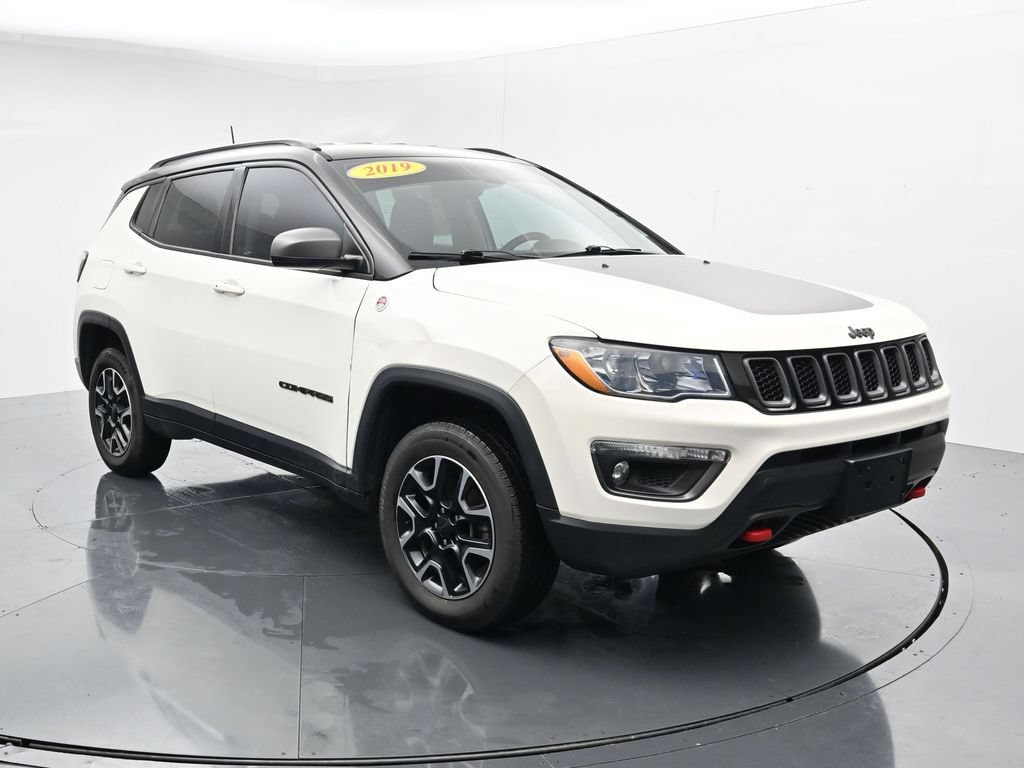 Used 2019 Jeep Compass Trailhawk w/ Popular Equipment Group AWD/4WD image 2