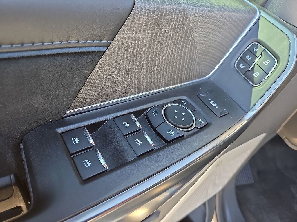 Used 2025 Ford F450 Platinum w/ FX4 Off-Road Package AWD/4WD image 25