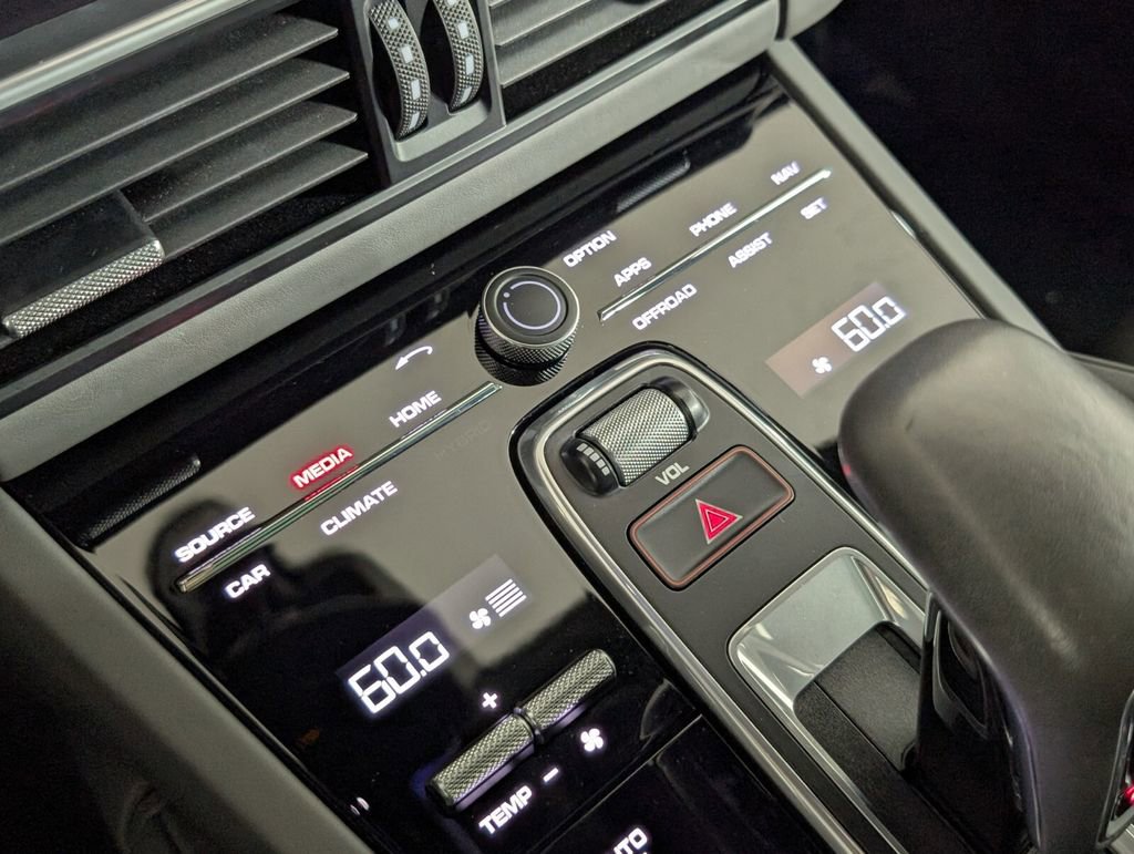 Used 2021 Porsche Cayenne S image 22