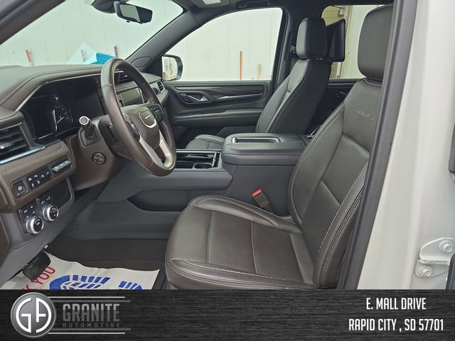Used 2021 GMC Yukon XL Denali w/ Denali Premium Package image 9