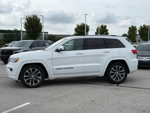Used 2017 Jeep Grand Cherokee Overland AWD/4WD image 2