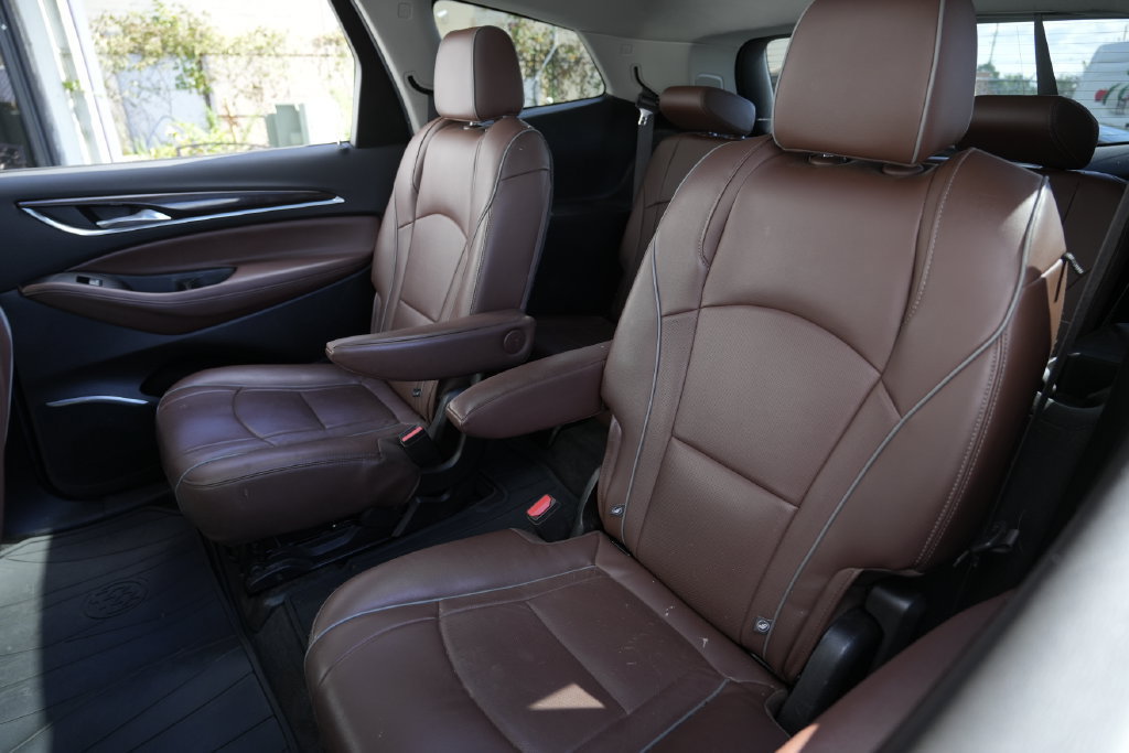 Used 2020 Buick Enclave Avenir w/ Avenir Technology Package AWD/4WD image 26