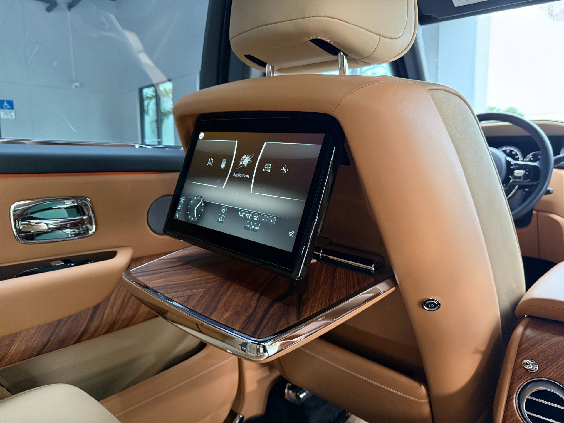 Used 2022 Rolls-Royce Cullinan AWD/4WD image 42
