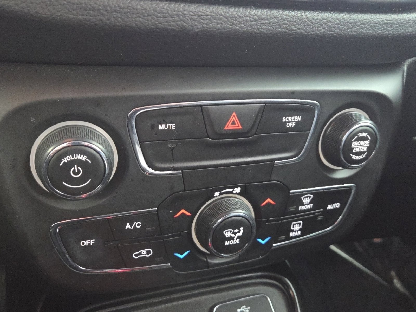 Used 2018 Jeep Compass Limited image 27