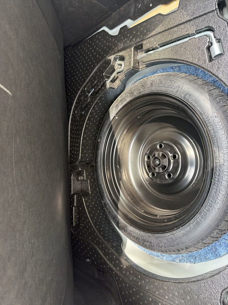 Used 2023 MAZDA MAZDA3 s image 21