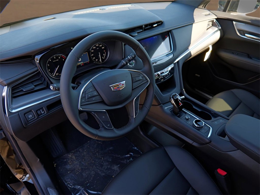 New 2026 Cadillac XT5 Luxury w/ LPO, Floor Liner Package image 8