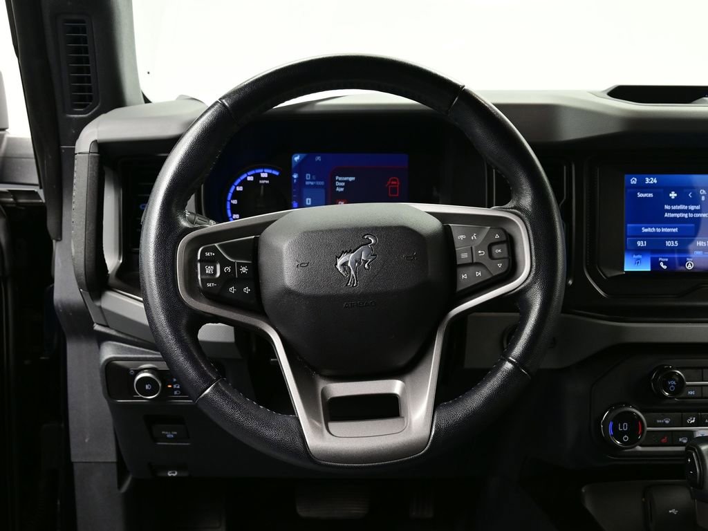 Used 2023 Ford Bronco Black Diamond image 4