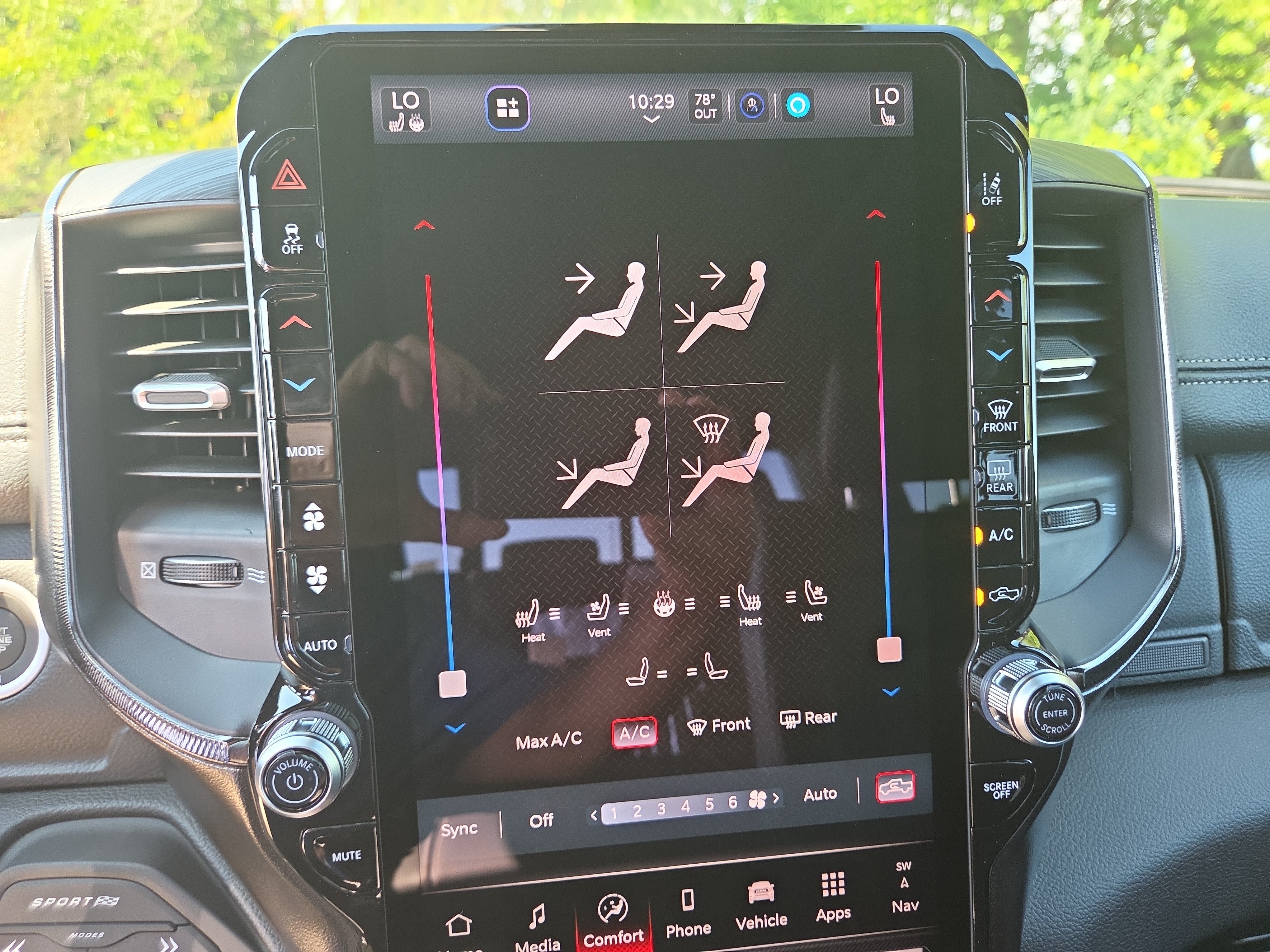 New 2027 RAM 1500 Rebel w/ Rebel Level 2 Equipment Group AWD/4WD image 6