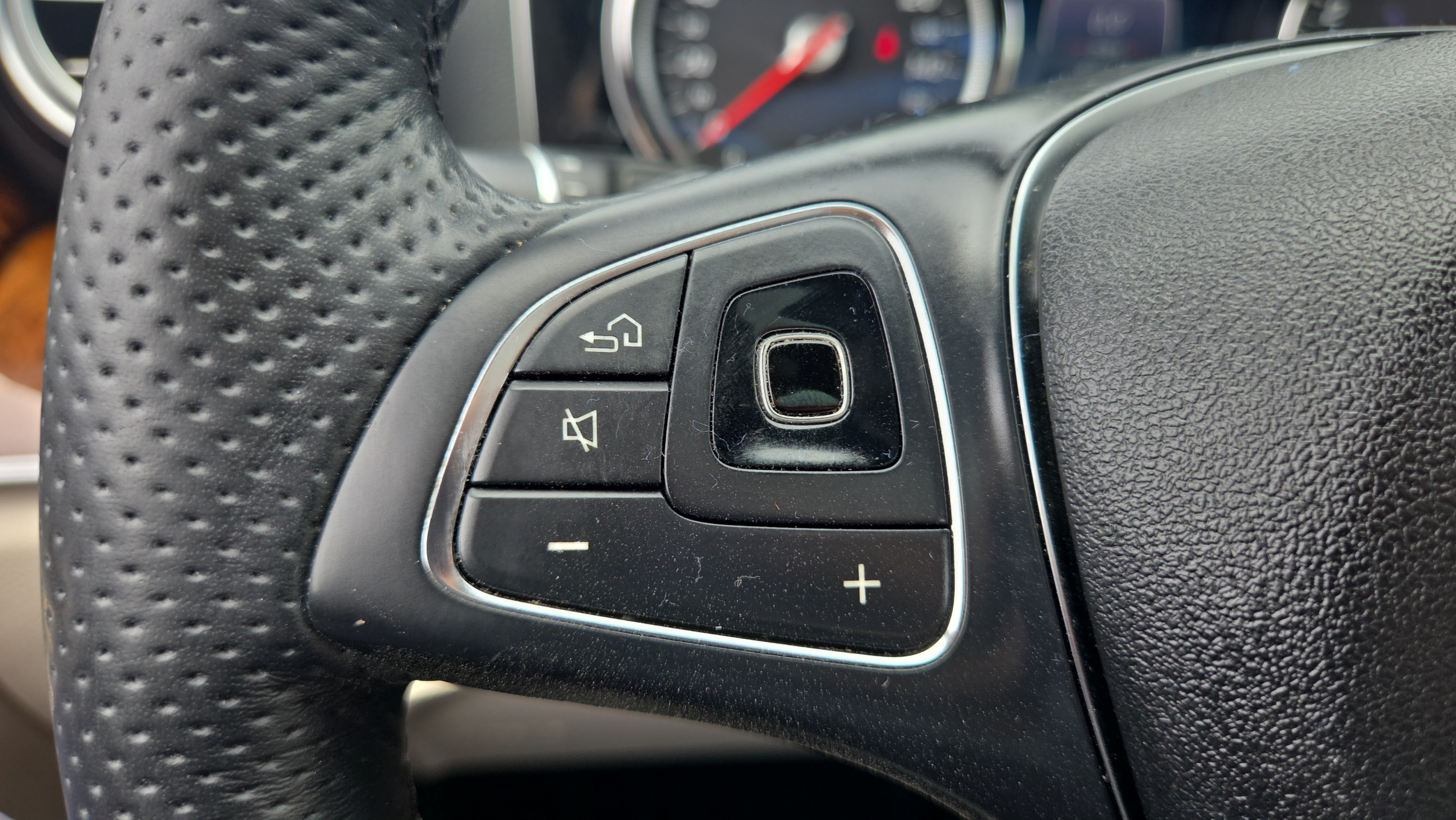 Used 2018 Mercedes-Benz E 300 image 22