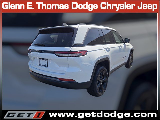 New 2027 Jeep Grand Cherokee Limited RWD image 4