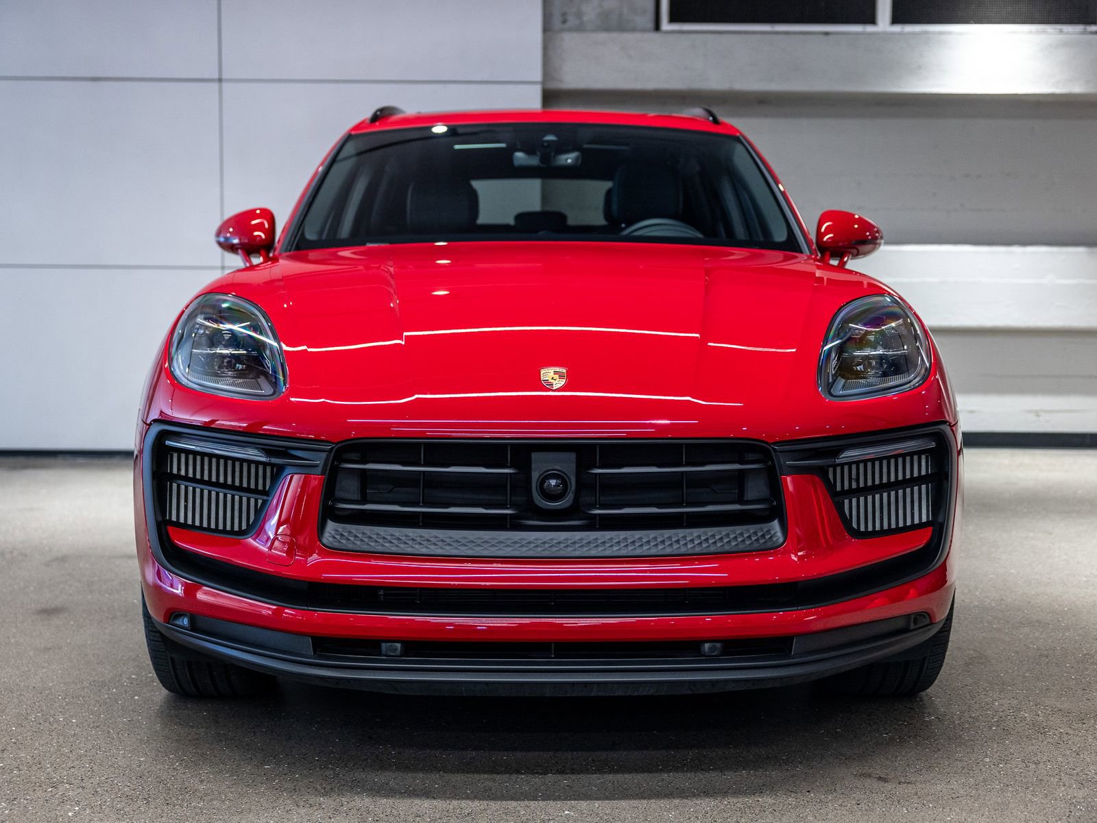 Certified 2024 Porsche Macan S AWD/4WD image 7