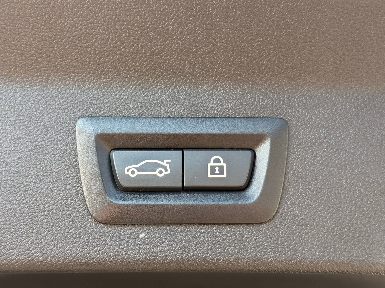 Used 2019 BMW X3 xDrive30i w/ Premium Package image 13