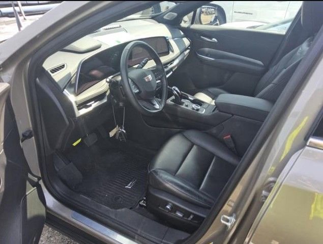 Used 2024 Cadillac XT4 Premium Luxury w/ Technology Package FWD image 11