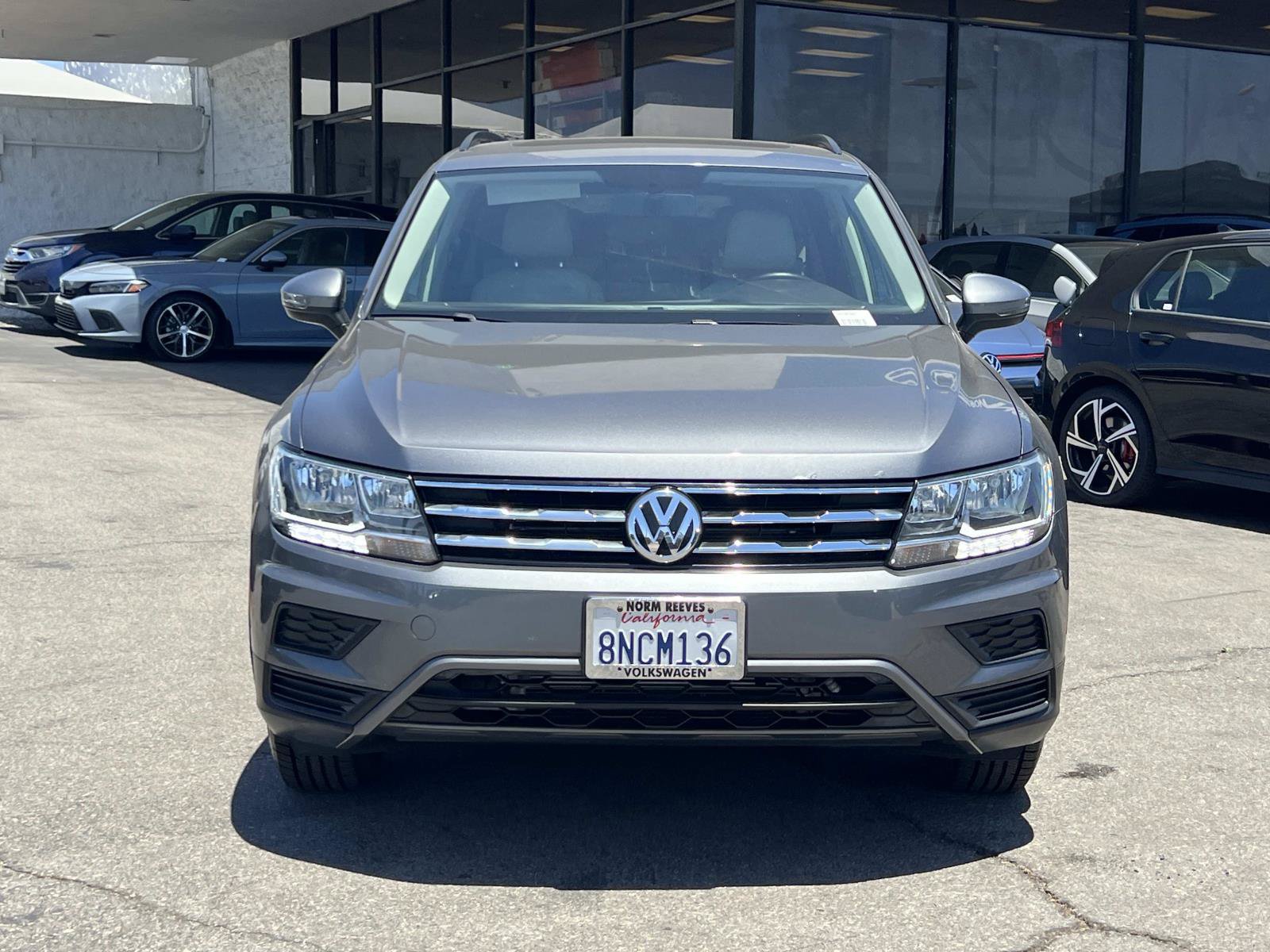 Used 2019 Volkswagen Tiguan SE w/ Panoramic Sunroof Package FWD image 4