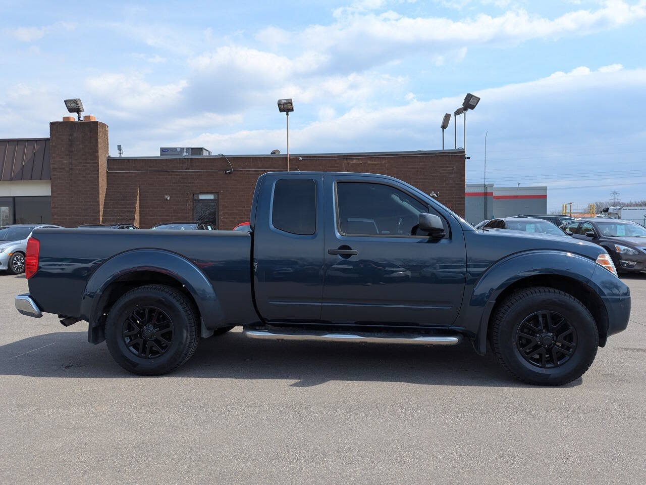 Used 2019 Nissan Frontier SV AWD/4WD image 3