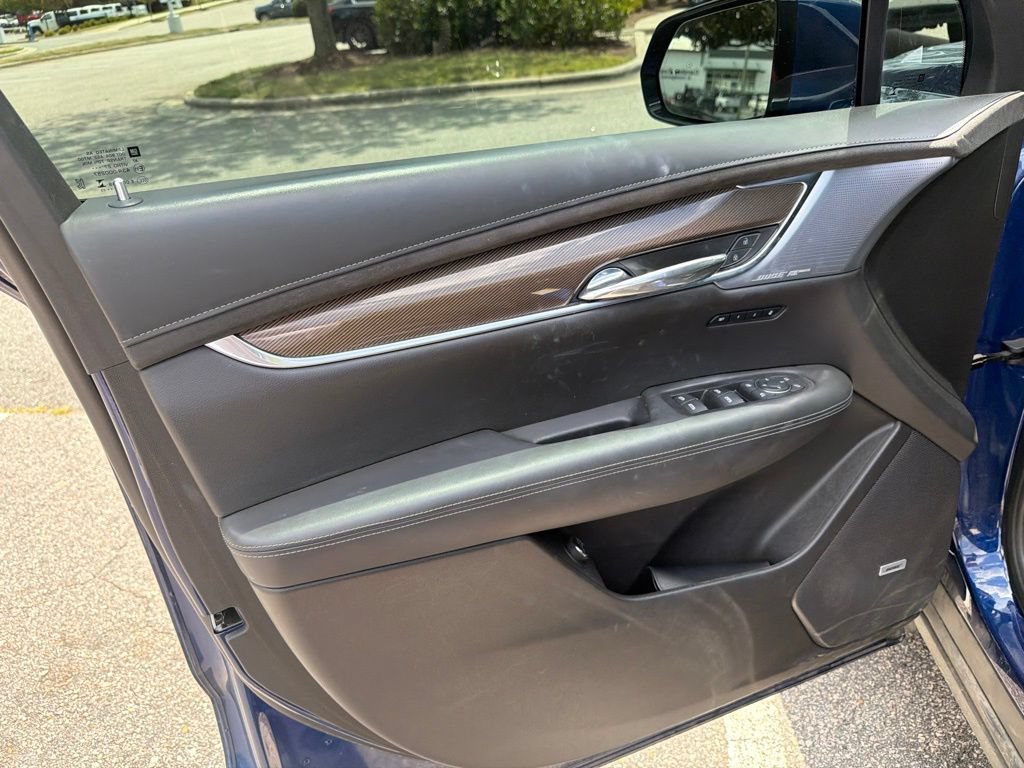 Used 2023 Cadillac XT6 Premium Luxury w/ Platinum Package AWD/4WD image 43