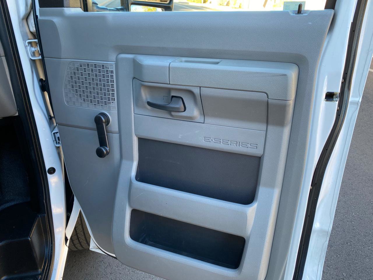 Used 2010 Ford E-250 and Econoline 250 image 24