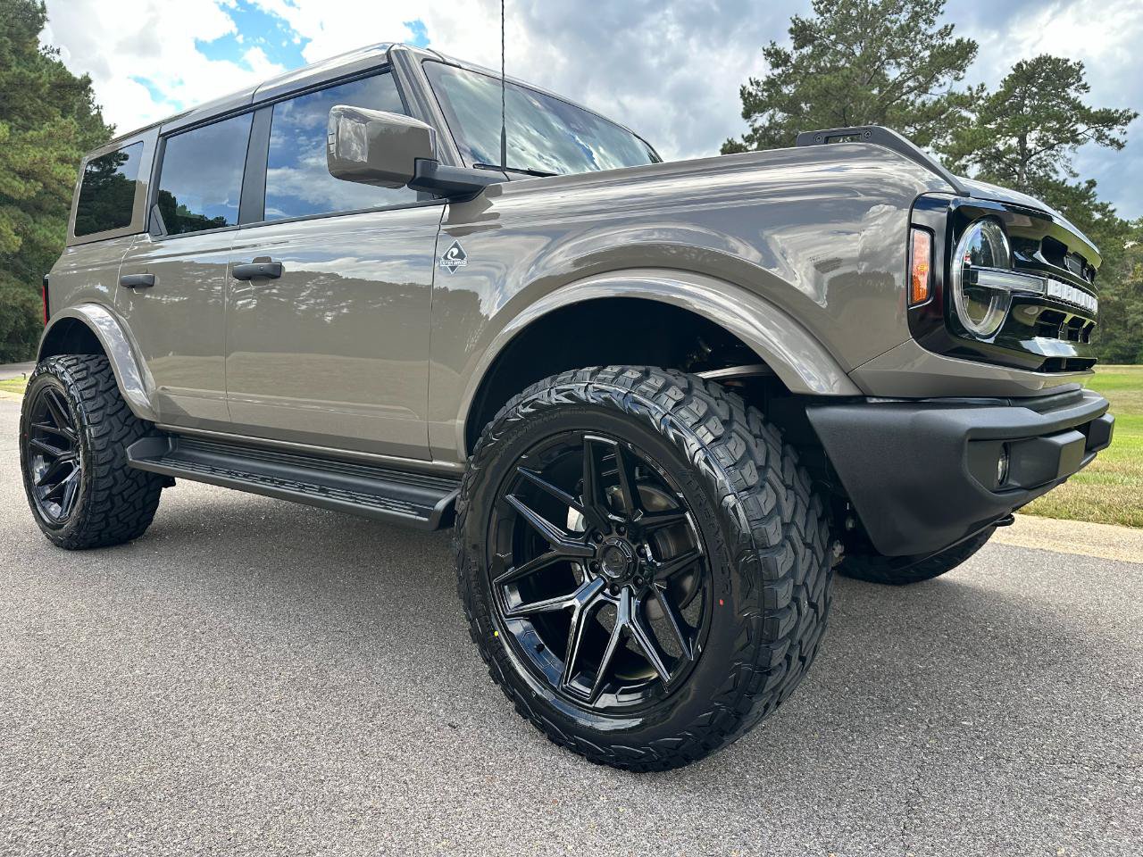 Used 2026 Ford Bronco Outer Banks AWD/4WD image 3