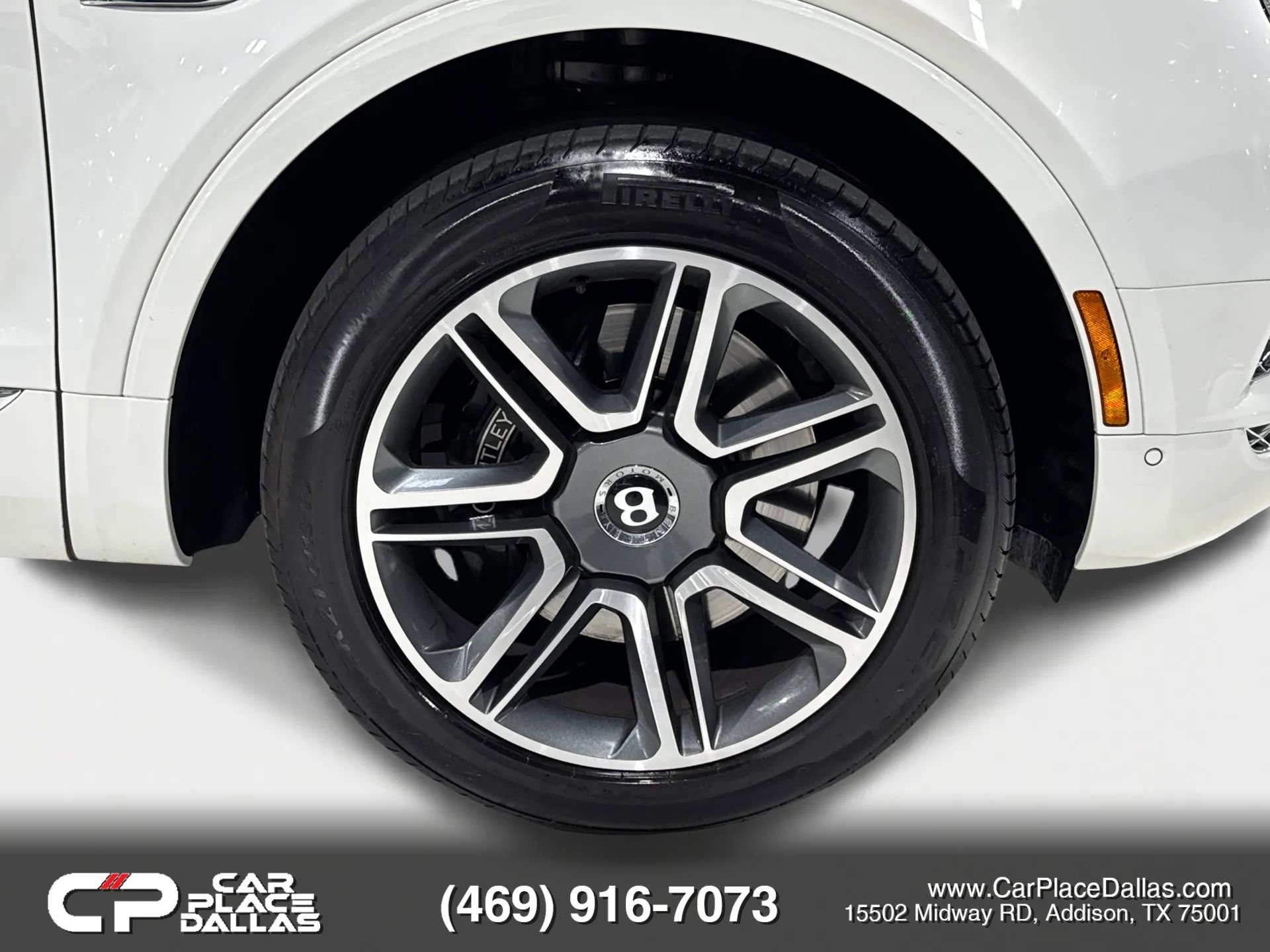 Used 2018 Bentley Bentayga AWD/4WD image 45